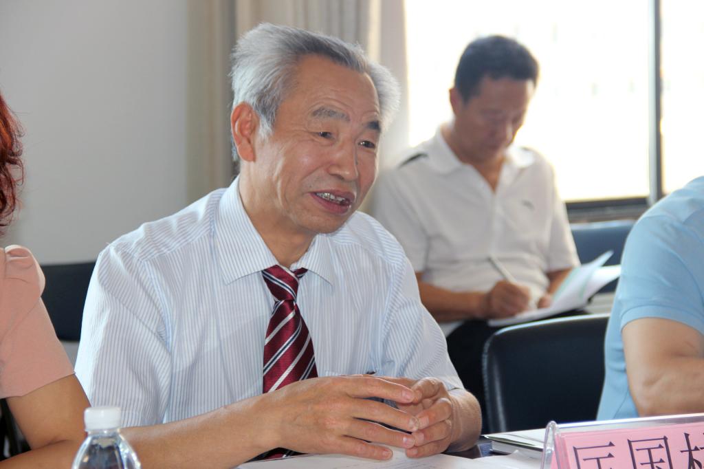 匡国柱院长对客人来访表示热烈欢迎