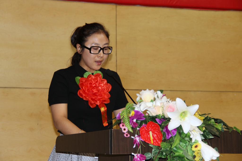 教师代表武春沅发言