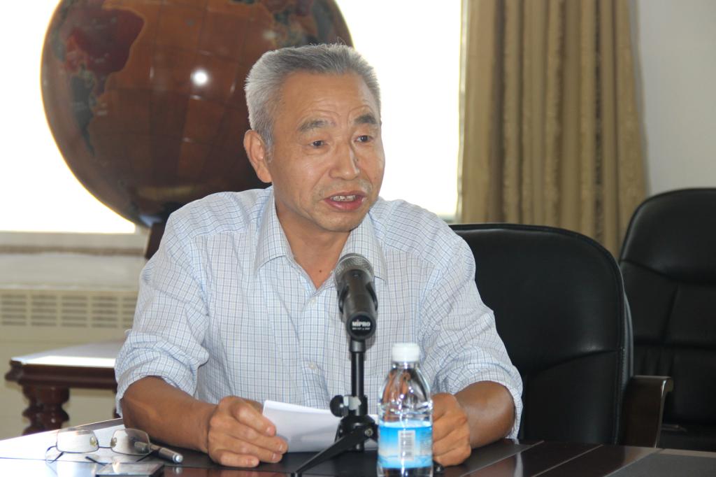 匡国柱院长主持会议并部署本学期工作