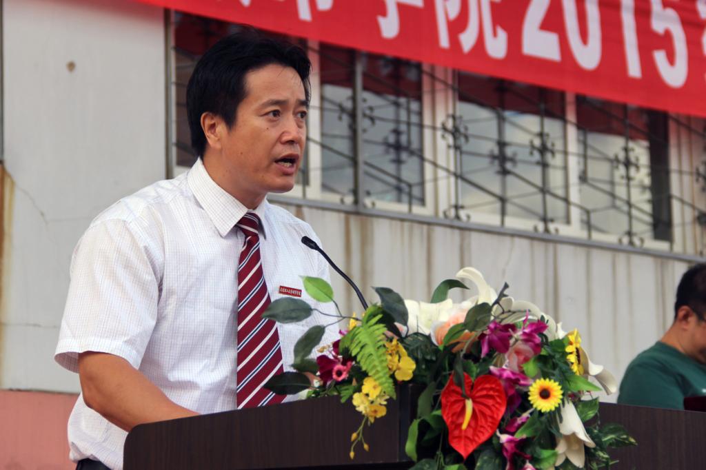 杨斌副院长总结军训工作