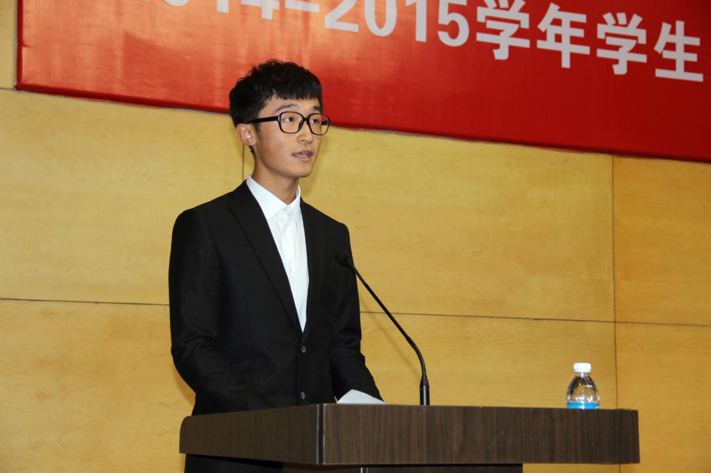 新生代表王彦博发言