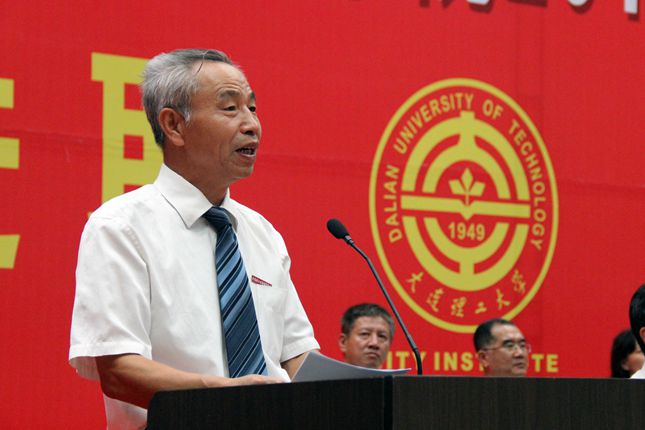 匡国柱院长对新生提出四点希望