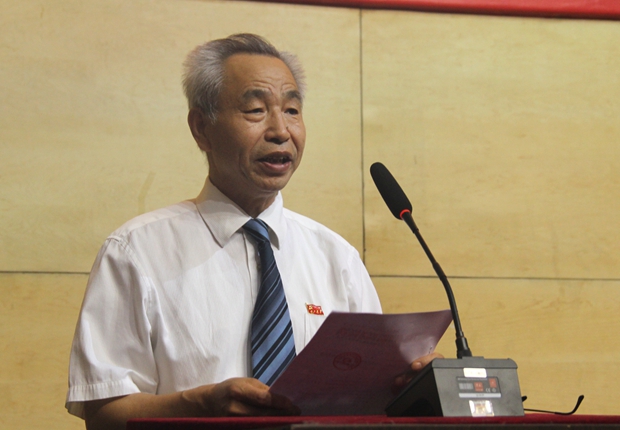 匡国柱院长宣读a片
党委表彰决定