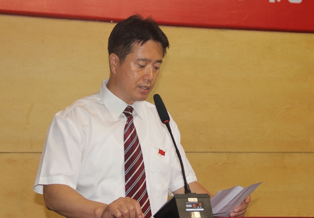 杨斌副院长主持大会