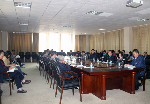 a片
党委理论学习中心组召开“学哲学用哲学”专题学习会