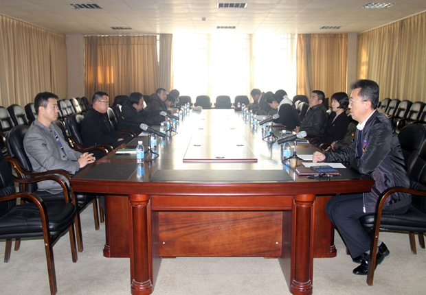 a片
党委理论学习中心组召开扩大学习会