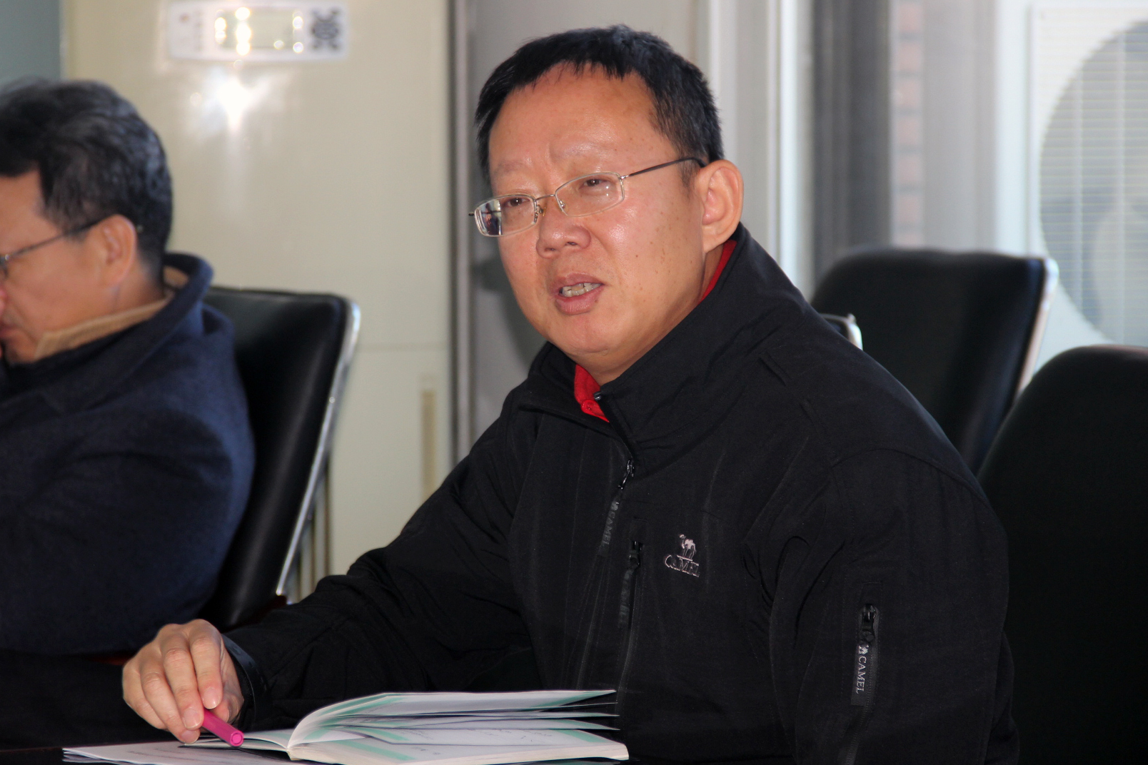 沈海龙副院长传达相关文件精神安排我院安全工作