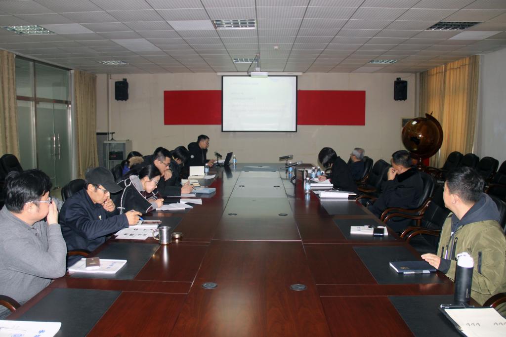 a片
听取部分教学单位教育教学研讨汇报