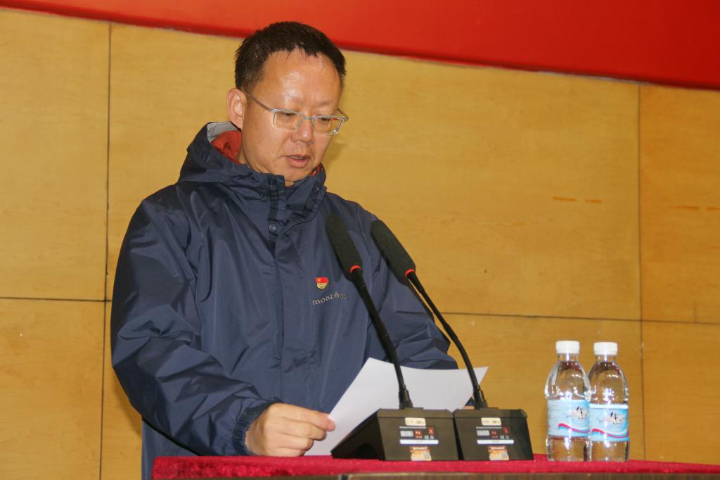 沈海龙副院长主持大会