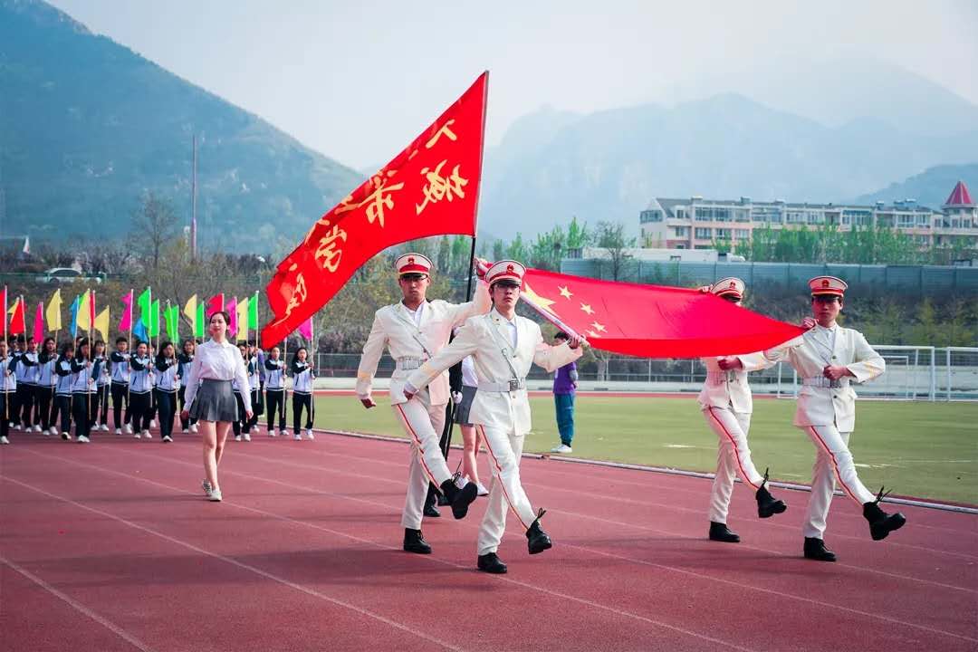 运动员裁判员入场